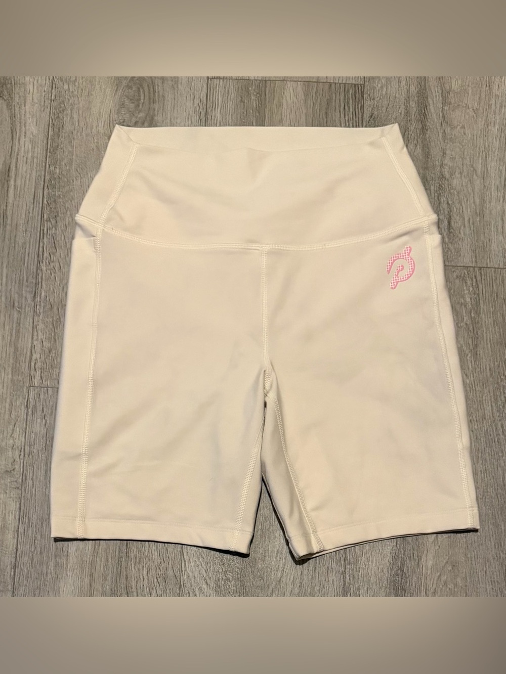 Peloton Women’s Size Small High Rise Bike Short Cream With Pink Checkered Logo